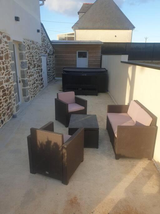 Gite Atypique Avec Jacuzzi Hillion Экстерьер фото